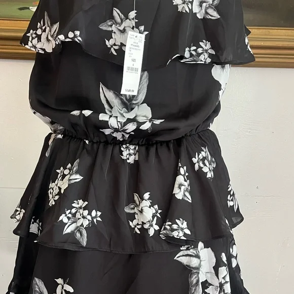 White House Black Market Black and White Floral Dress - Picture 6 of 8